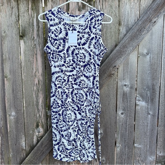 NWT SUGARLIPS Ruched BodyCon
Stretch Jersey Dress Blue White Floral Size Medium - Picture 4 of 11